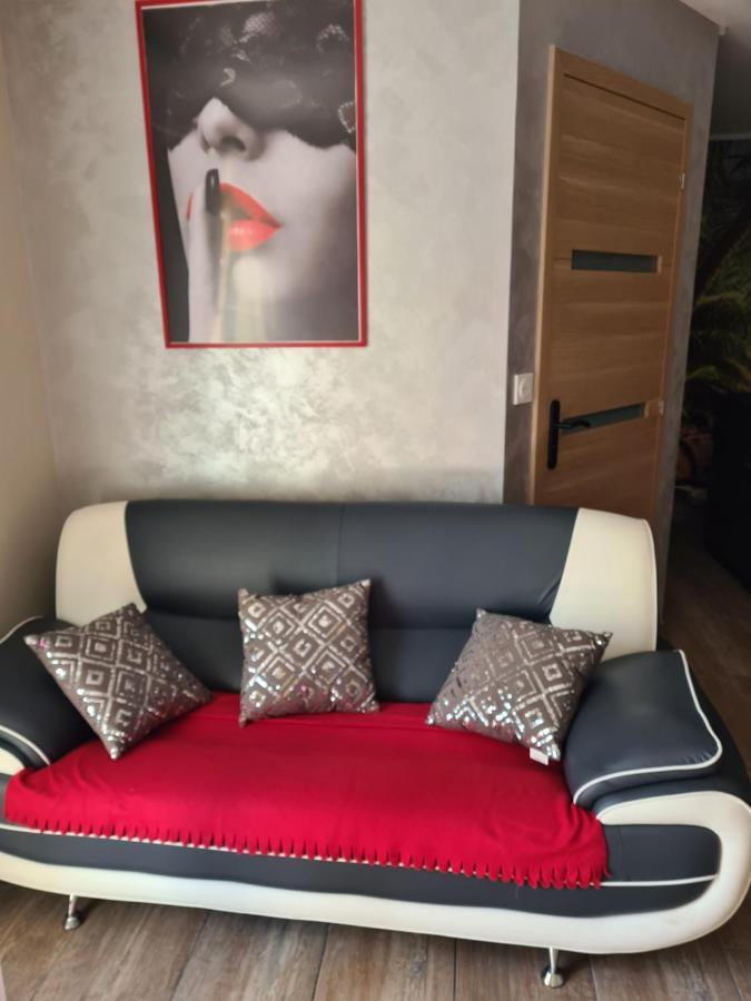 Hotel L évasion secrète à Quarouble Extérieur photo