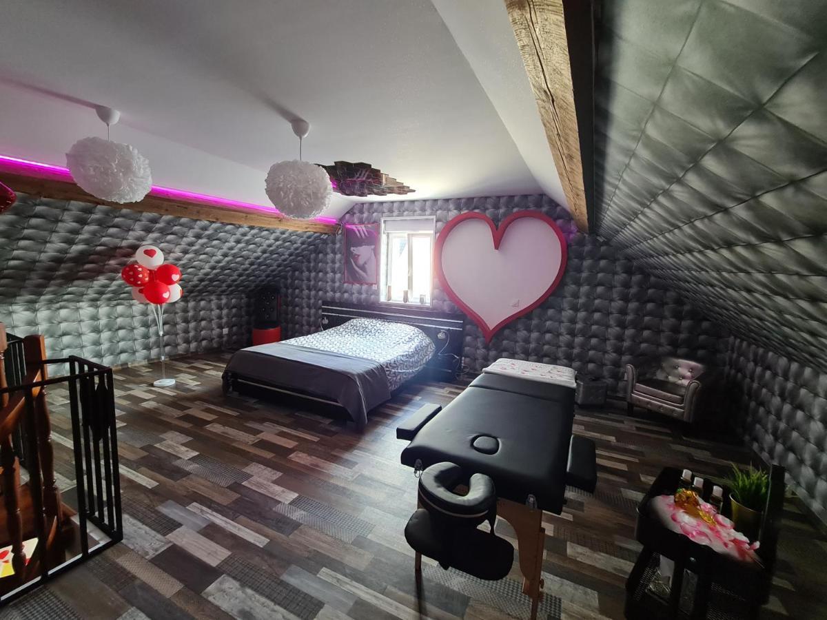 Hotel L évasion secrète à Quarouble Extérieur photo