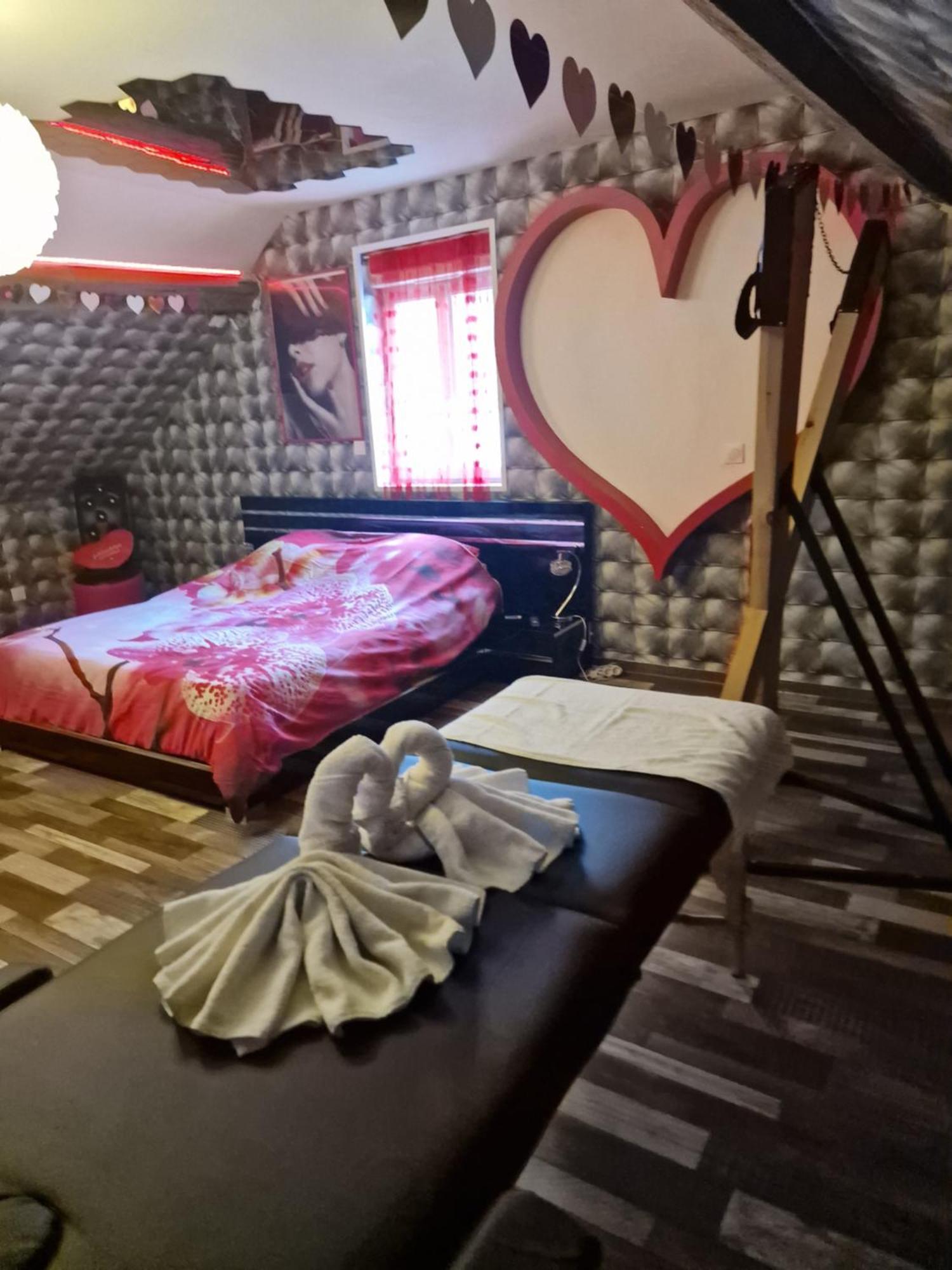 Hotel L évasion secrète à Quarouble Extérieur photo